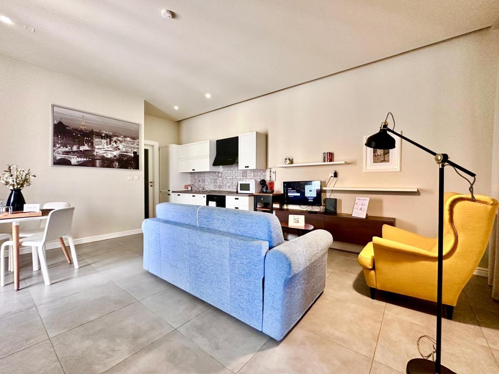 Charming Flat Off The Sea Front *