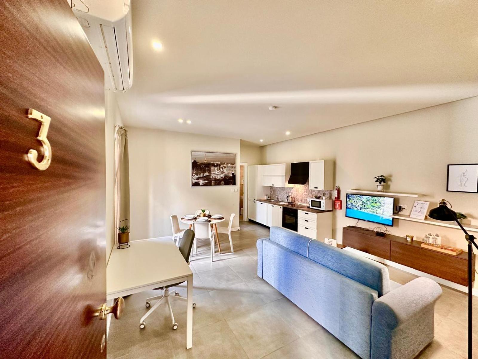 Charming Flat Off The Sea Front * Gzira