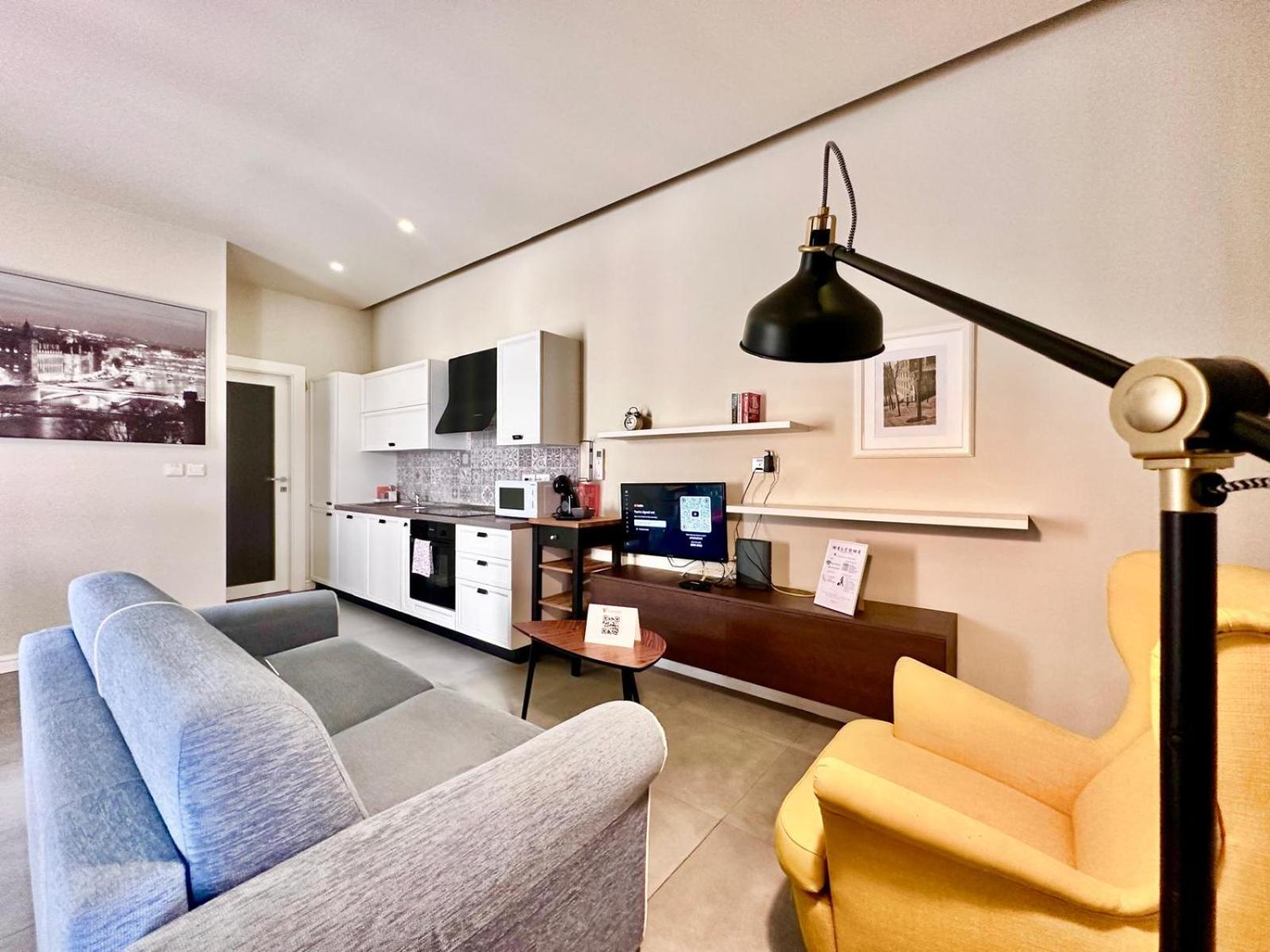 Apartment Charming Flat Off The Sea Front *