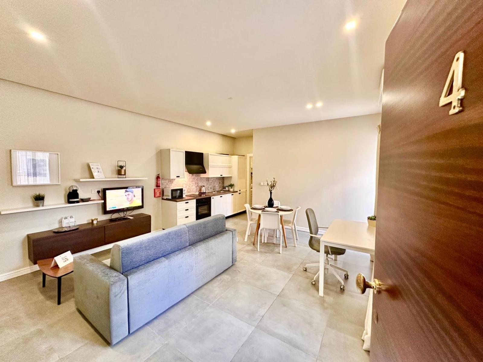 Charming Flat Off The Sea Front Apartment Gzira