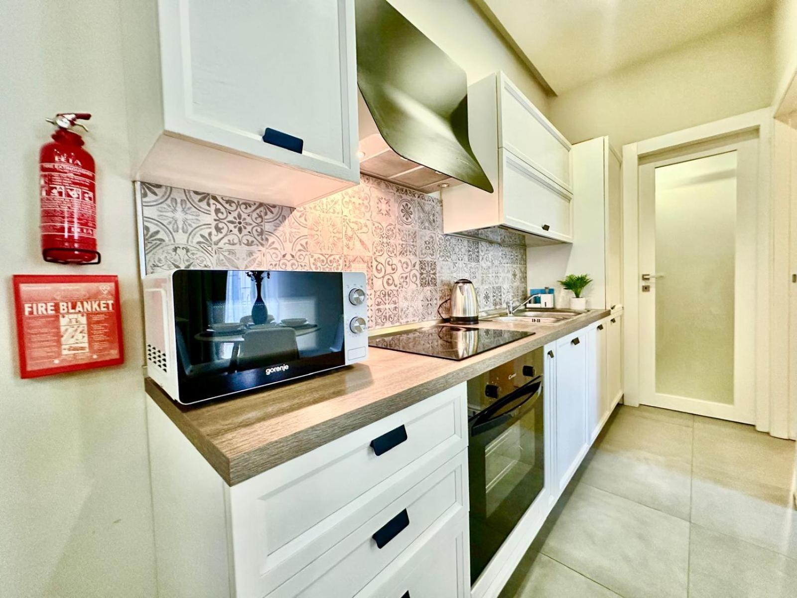 Charming Flat Off The Sea Front Gzira