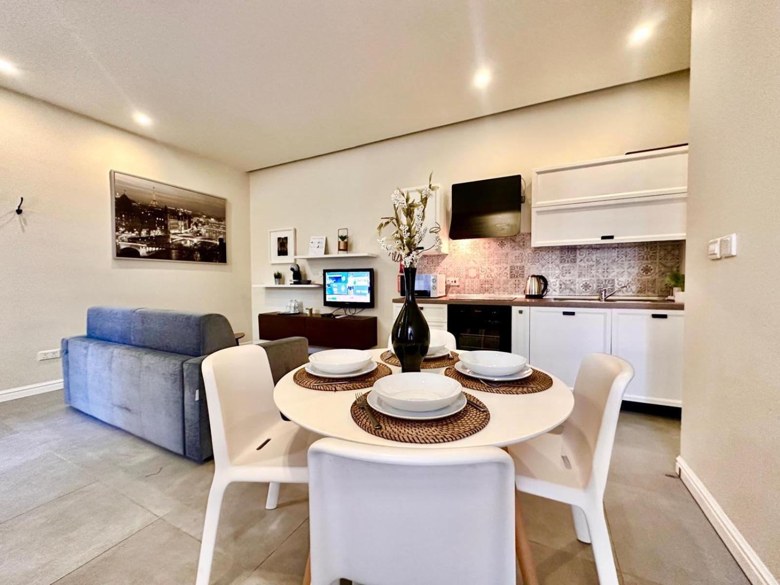 Charming Flat Off The Sea Front * Gzira