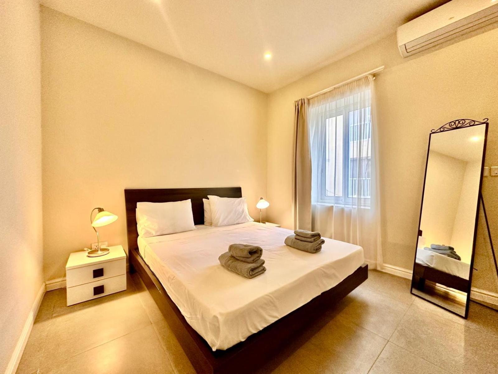 Charming Flat Off The Sea Front Gzira